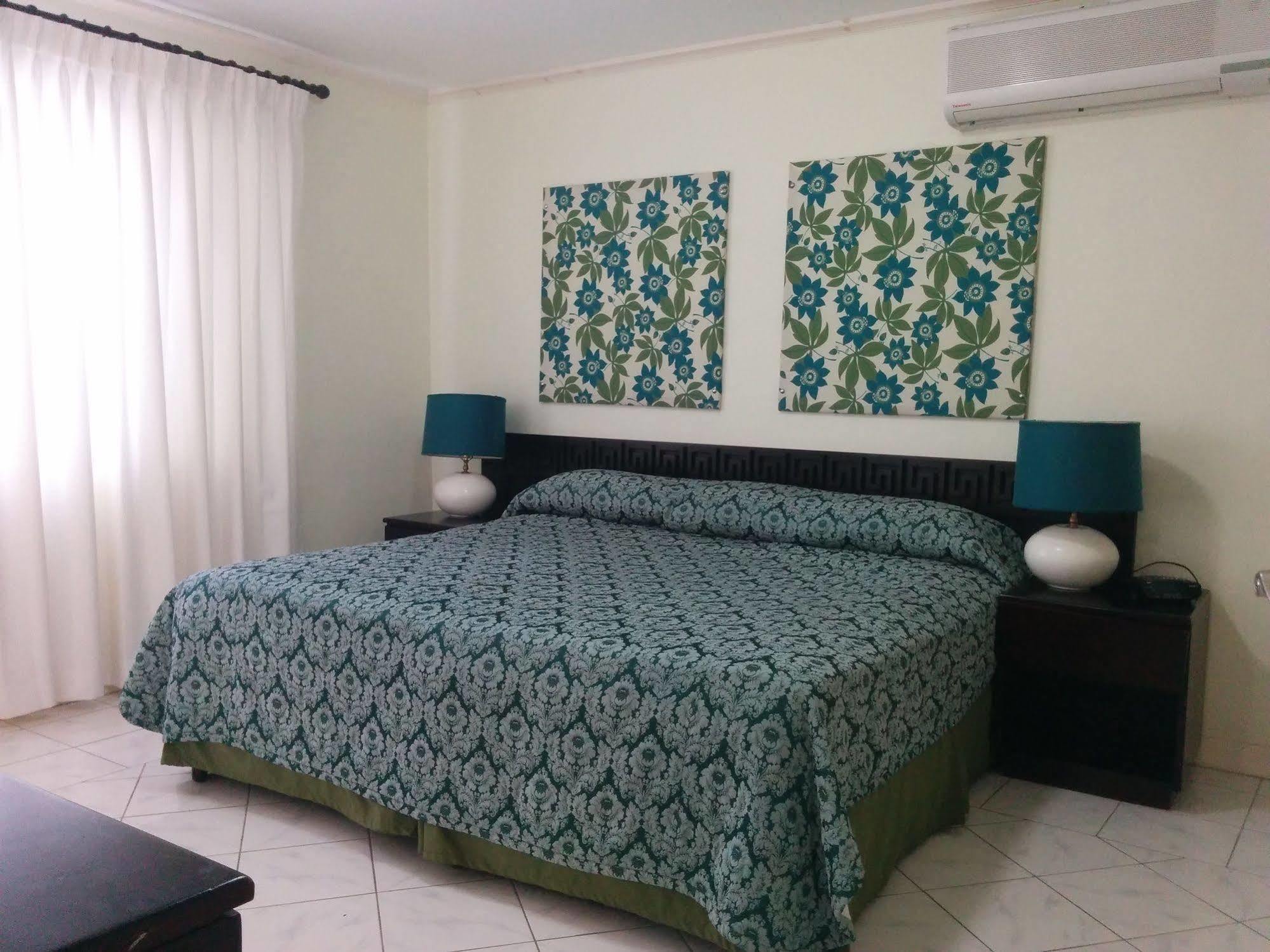 Condos At The Ridge Ocho Rios Exterior photo